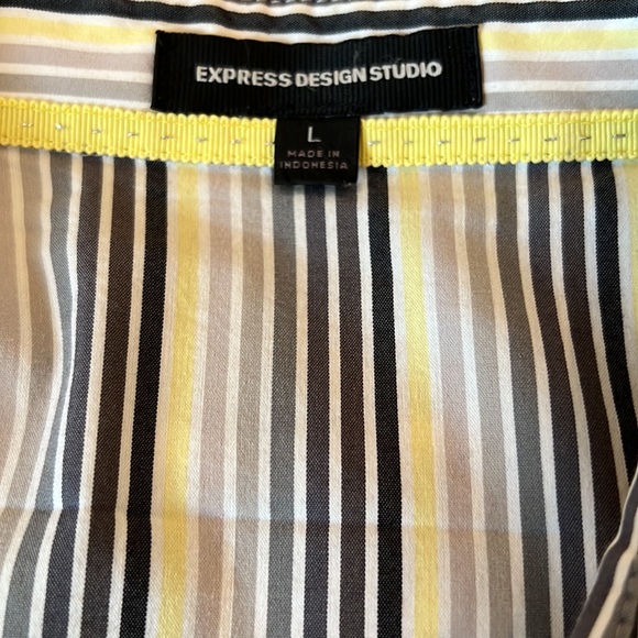 EXPRESS Short Sleeve Blouse - Picture 6 of 7